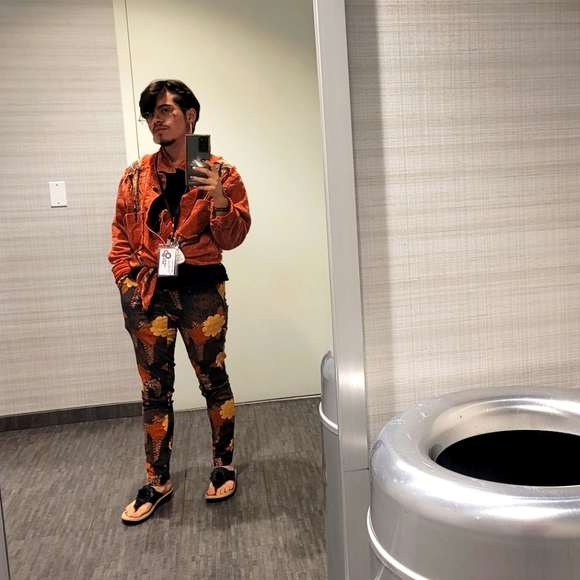 Meet your Posher, Hugo - Picture 2 of 2